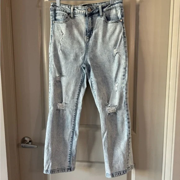 Kendall & Kylie l The Iconic High-Rise Straight l 29 - Picture 1 of 6